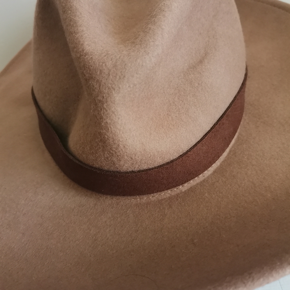 Free People  hat - Picture 3 of 7